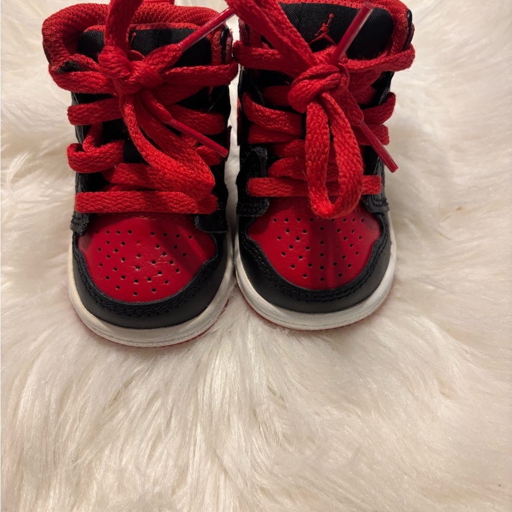 Air Jordan 1 Mid “Alternate Bred” Baby Sneaker